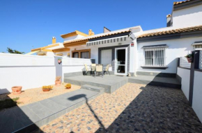 Sucina 2 Bed Bungalow walking distance of tow